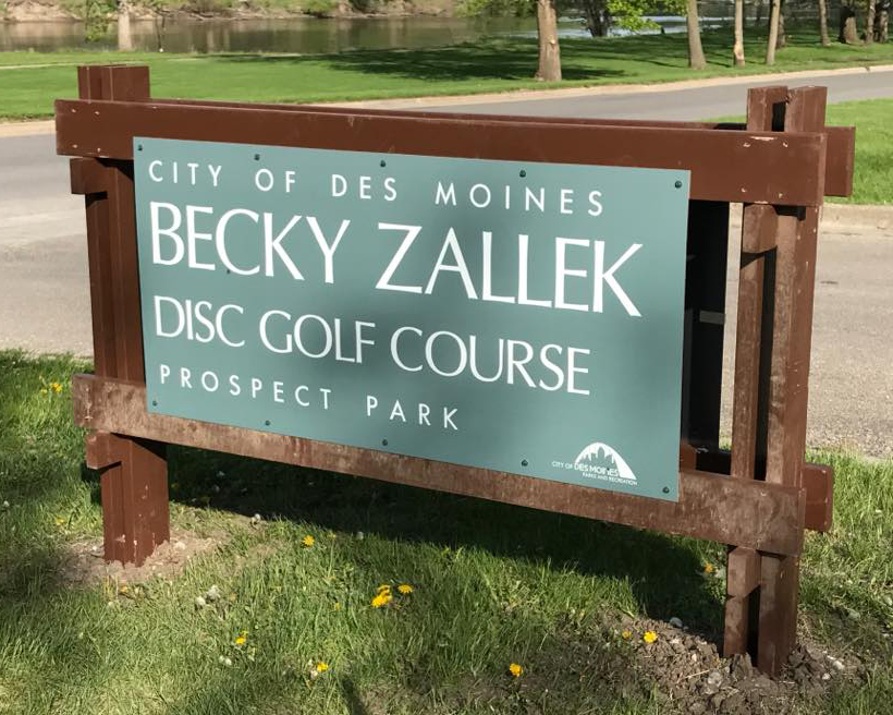 PDGA Hall of Fame member Becky Zallek